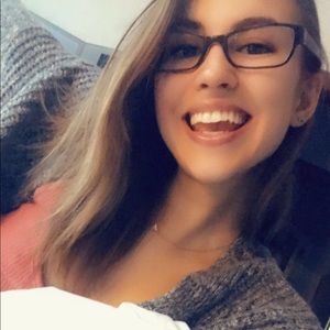 Meet your Posher, Julia